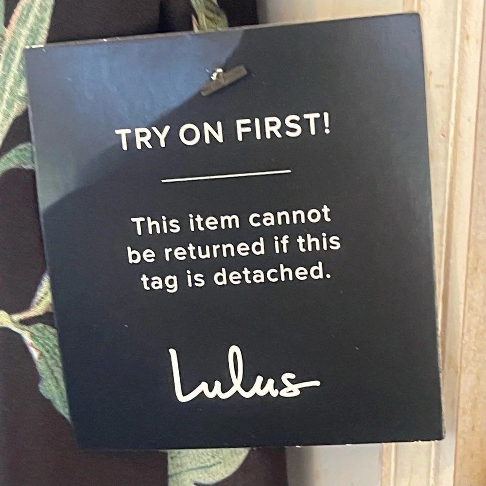 "Leaf Your Mark" Maxi Dress from
Lulus. Size X-Small NWT - Picture 6 of 7